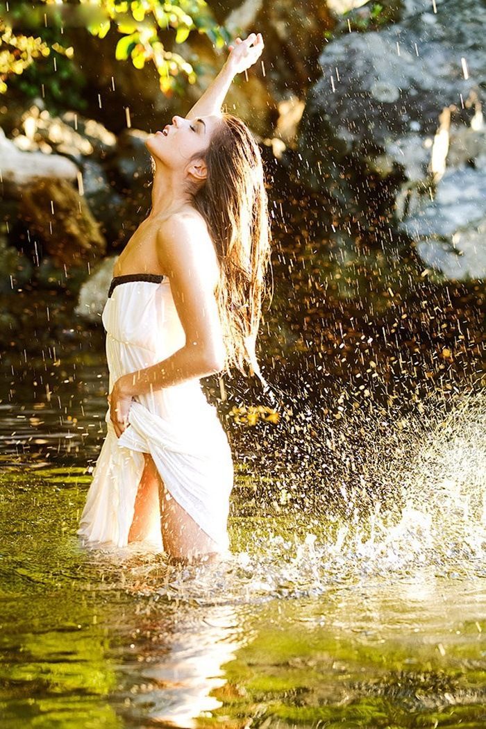 Marie Avgeropoulos in Nizhny Novgorod