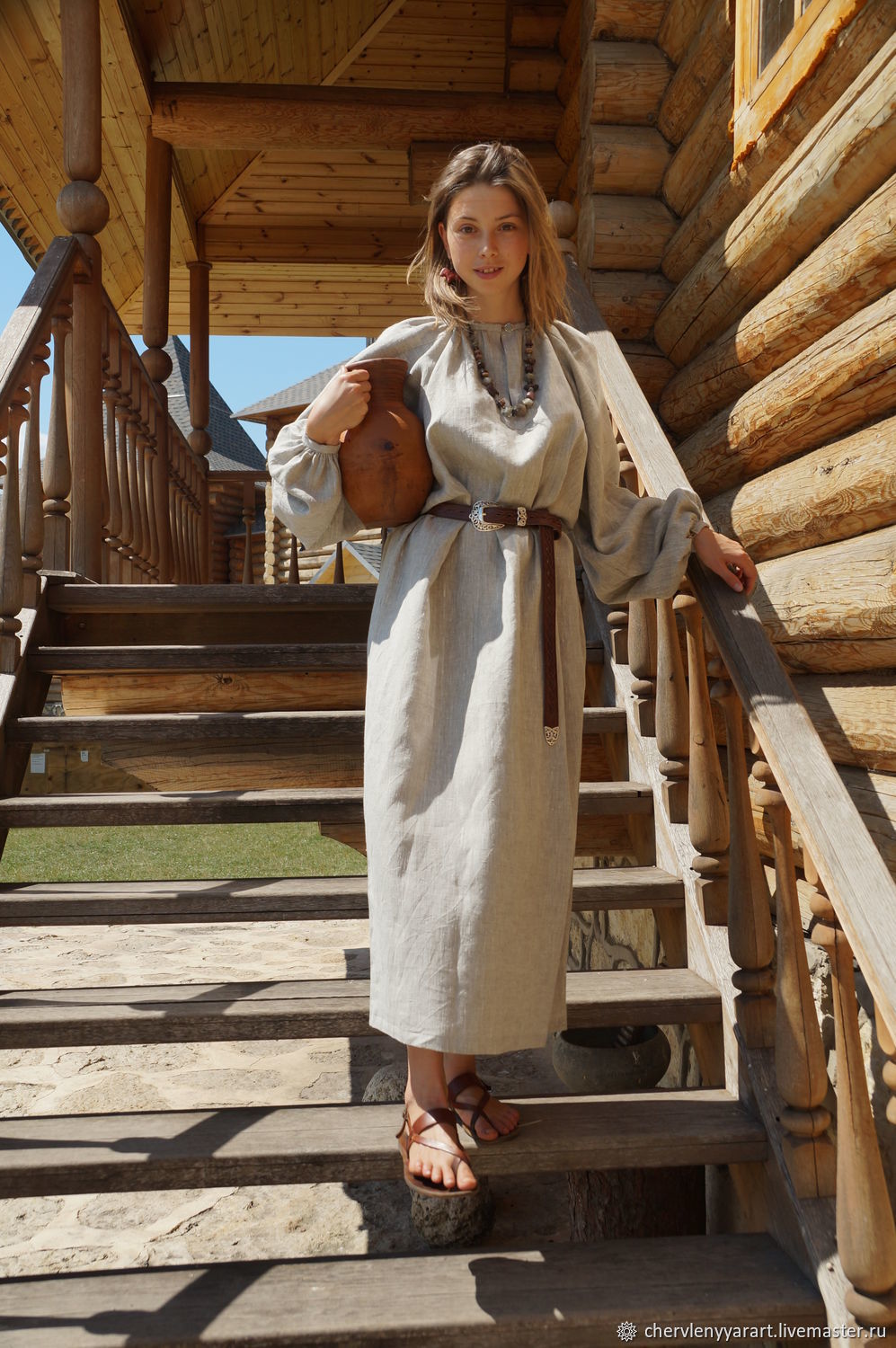 Girls in Slavic costumes in Nizhny Novgorod