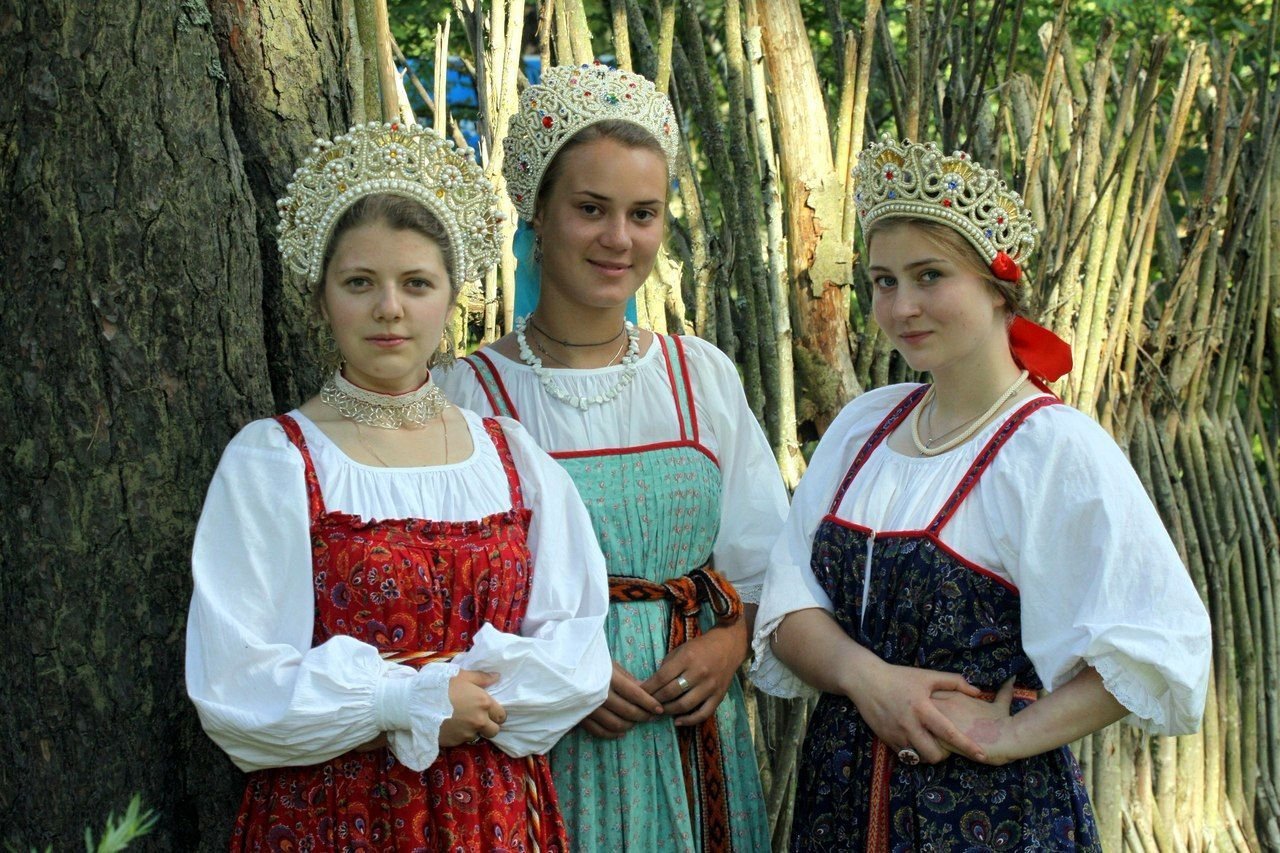 Sexy model Girls in Slavic costumes in Nizhny Novgorod